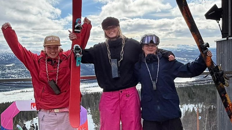 Fr.v Ebba Erngre, Luna Ekroth och Elina Mognaschi Karlsson. Foto: SSF.